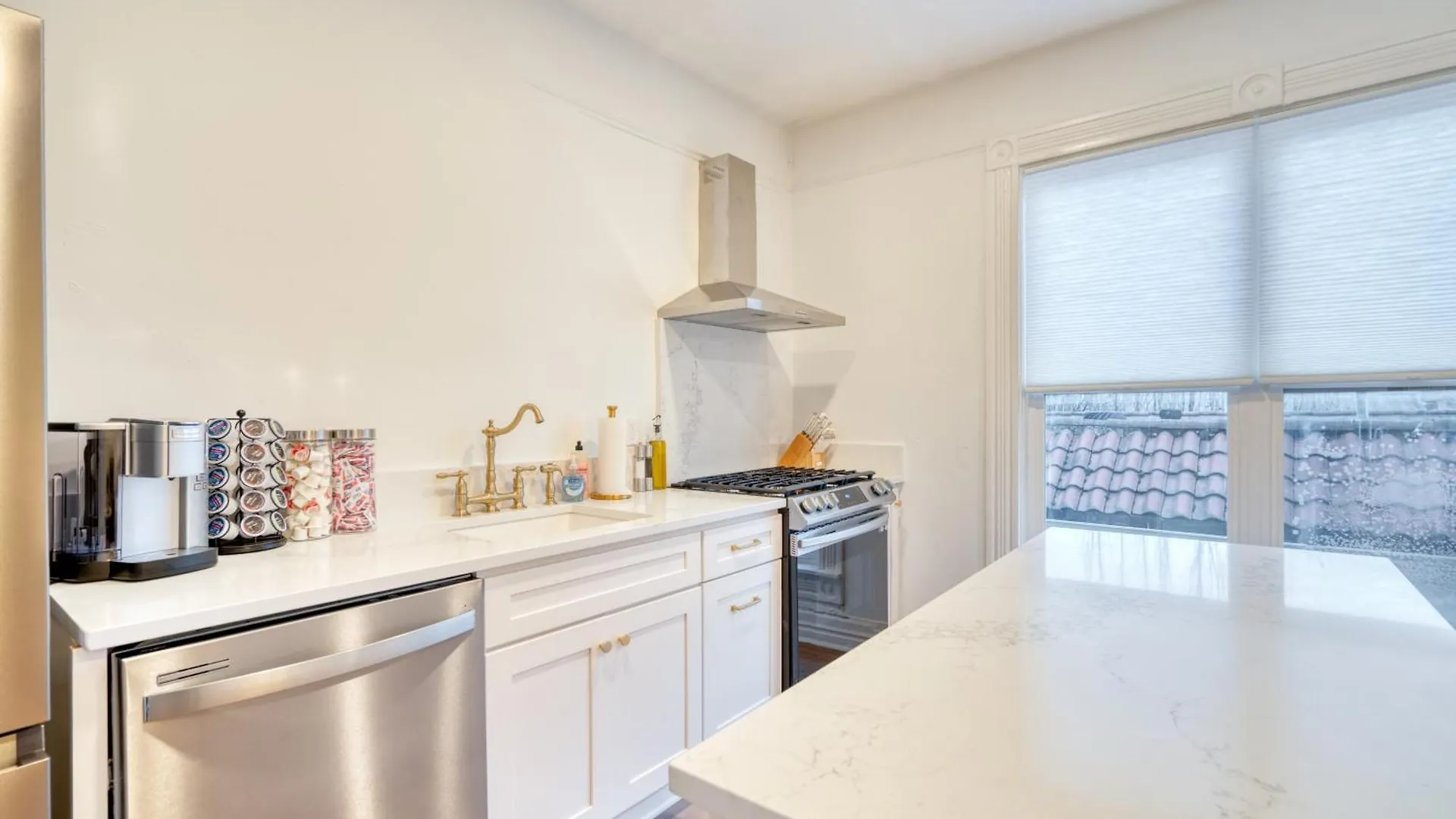 Stay Portland - Historic Queen Anne Vernacular - 95 Walkscore Apartment