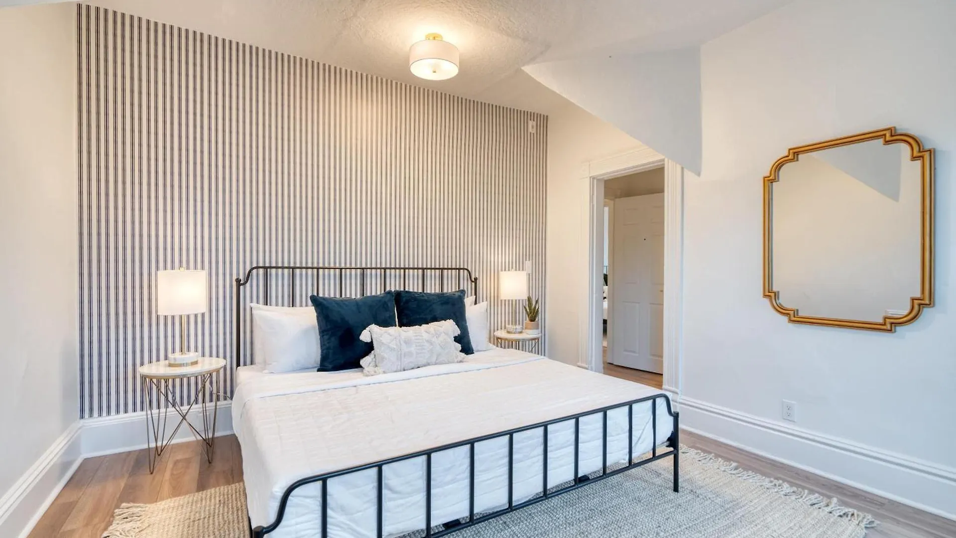 아파트 Stay Portland - Historic Queen Anne Vernacular - 95 Walkscore 미국