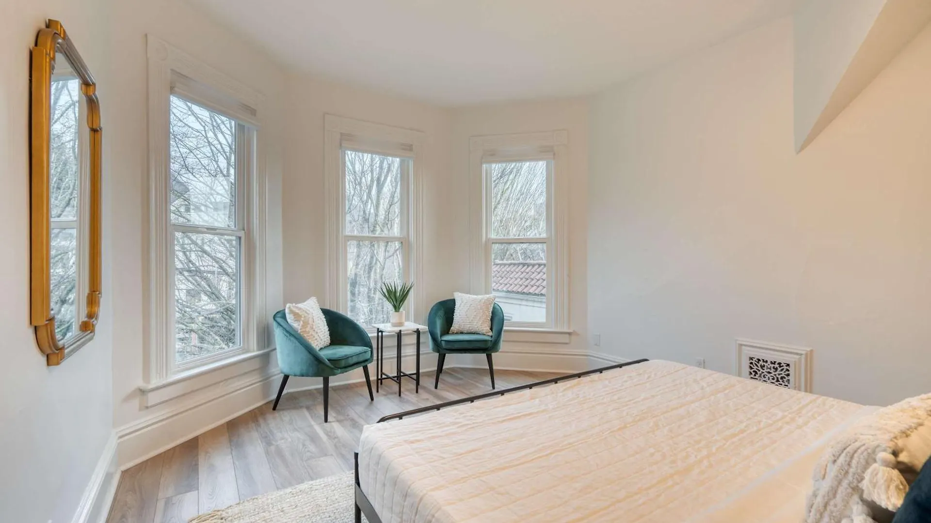 Stay Portland - Historic Queen Anne Vernacular - 95 Walkscore Apartment